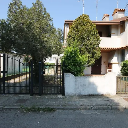 Agenzia Vear Conchiglia 33 * Comacchio